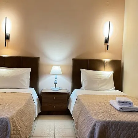 Petit House Under The Rocks Apartment *