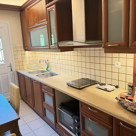 Petit House Under The Rocks Lägenhet Kalampaka