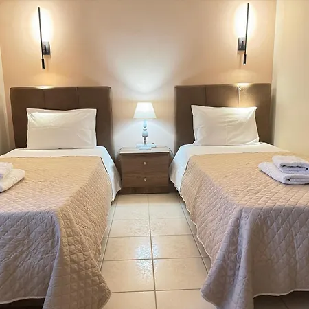 Petit House Under The Rocks * Kalambaka