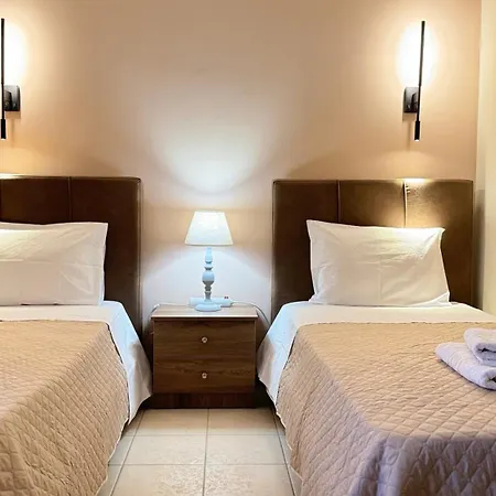 Lägenhet Petit House Under The Rocks Kalampaka