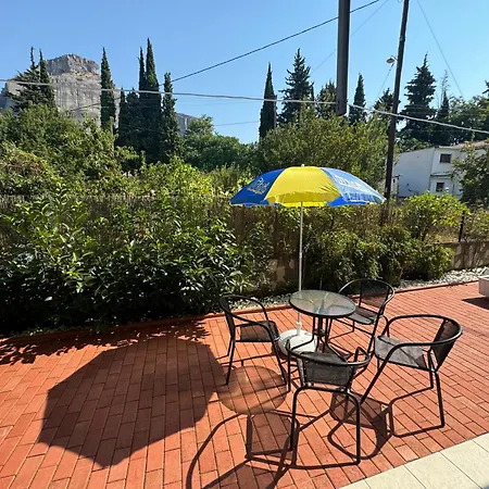 Petit House Under The Rocks Kalampaka