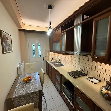 Petit House Under The Rocks Apartment