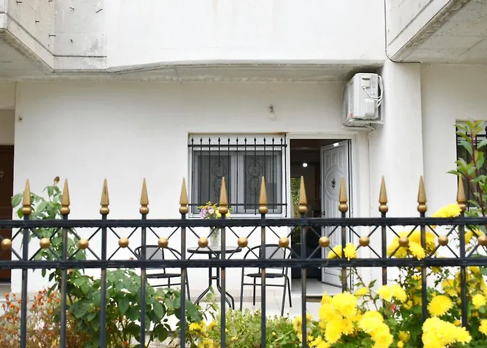 Petit House Under The Rocks Apartment Kalambaka