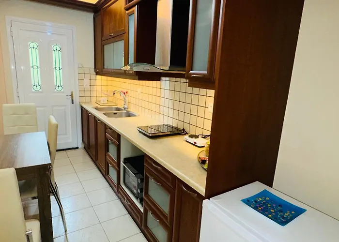 Apartment Petit House Under The Rocks Kalambaka