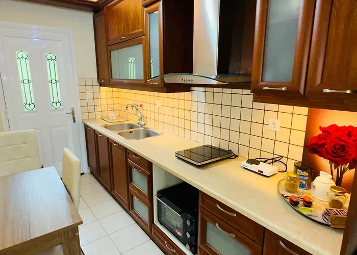 Petit House Under The Rocks * Kalampaka