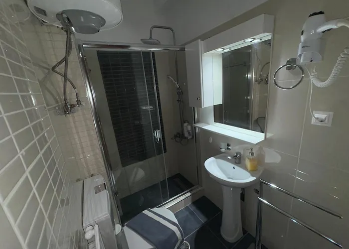 Lägenhet Petit House Under The Rocks Kalampaka