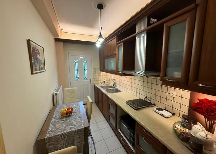 Petit House Under The Rocks Apartment