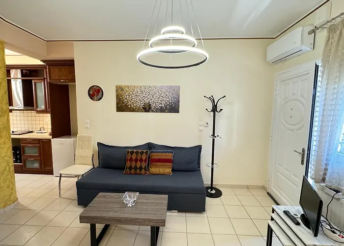 Petit House Under The Rocks